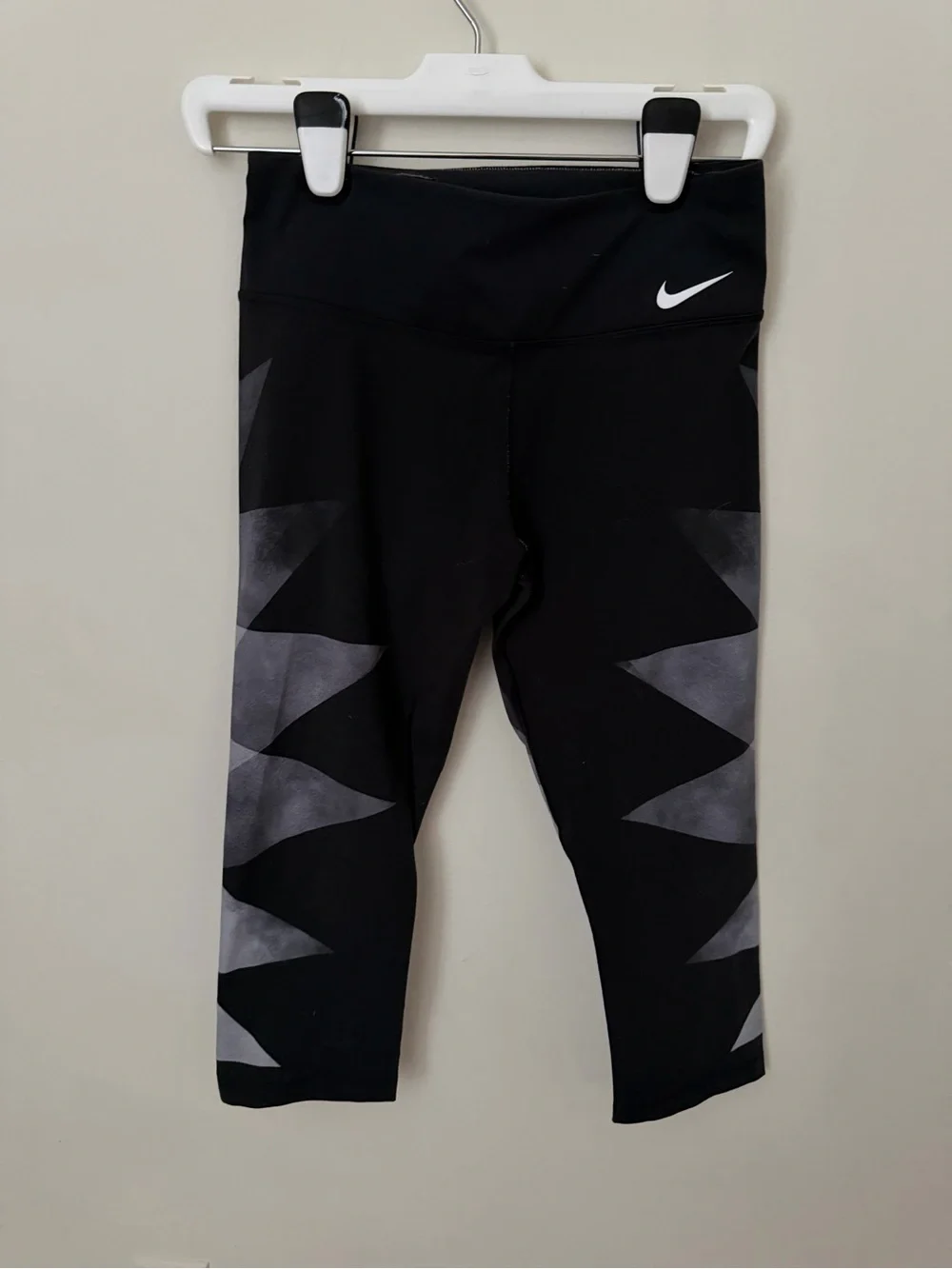 Nike Black Capri Leggings with Gray Geometric Accents